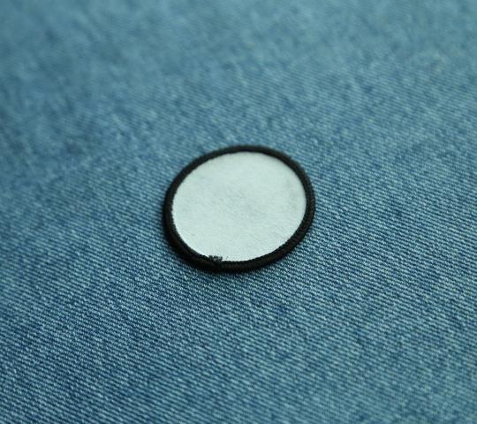 High Density Merrow Border Non Woven Backing Woven Garment Patches