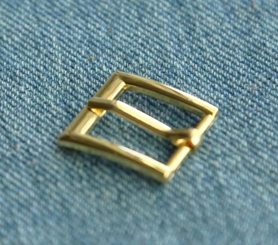 Small Shiny Gold Pin Belt Buckle