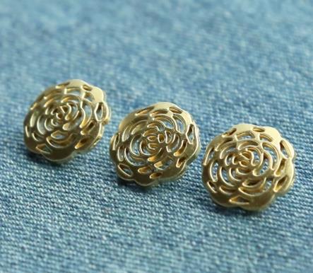 flower shaped zamak metal sew-on button for garment